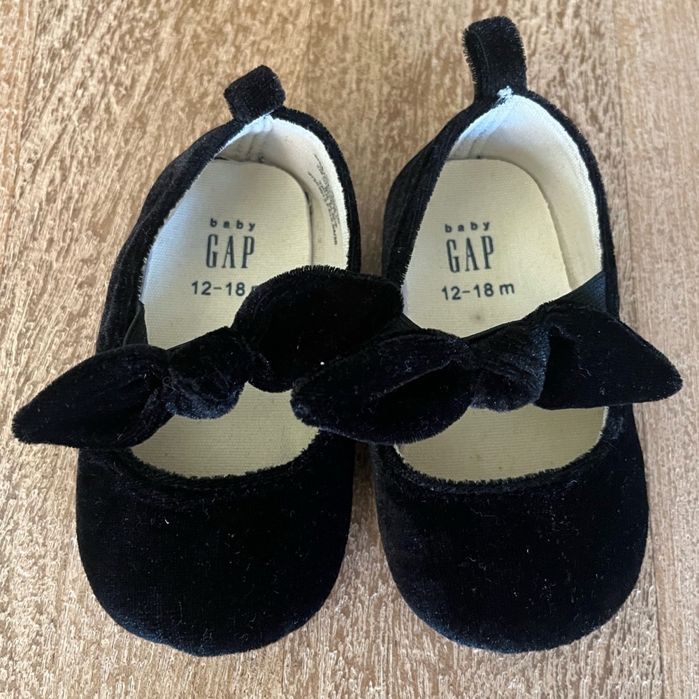 Baby GAP black velvet, soft-bottom Mary Janes